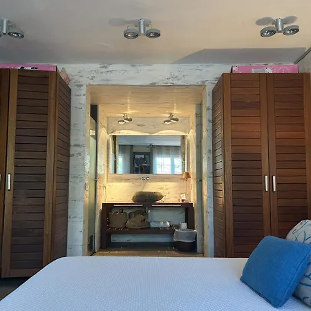 Es Castell 05 By Som Menorca شقة